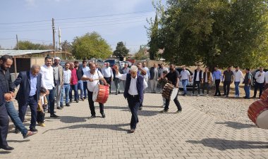 Barak Türküleri Eşliğinde Davul’lu Zurnalı Çeyiz