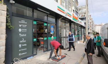 Zabıta ekipleri kaldırım işgali denetiminde 