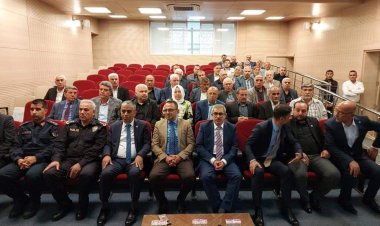 35 yıllık duayen esnaflara plaket