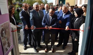 Dünya Filozof Günü Sergisi Açıldı