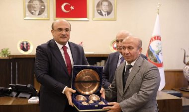 TOBB Başkanı Hisarcıklıoğlu’ndan Nizip Belediyesi’ne ziyaret 