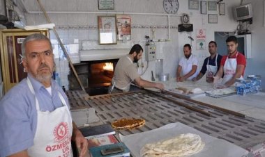 Nizip'te ekmeğe zam uygulanmaya başladı 