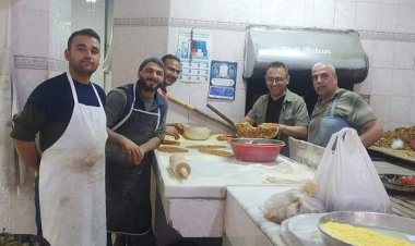Kaymakam Çağlar, Lahmacun İçin Fırın Başına Geçti
