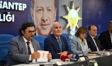 AK Parti Genel Başkan Yardımcısı Yılmaz, Gaziantep'te partililerle buluştu: