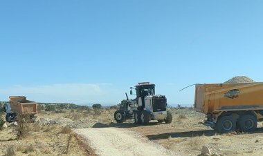 Nizip Belediyesi, yol çalışması ve çevre düzenlemesi ile şehrin her yerinde