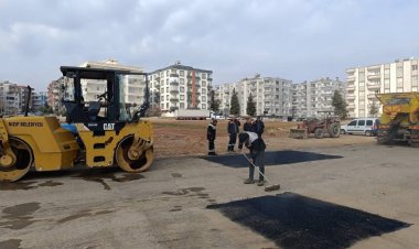 Nizip'te Yağış Sonrası Tahrip Olan Yollar Onarılıyor