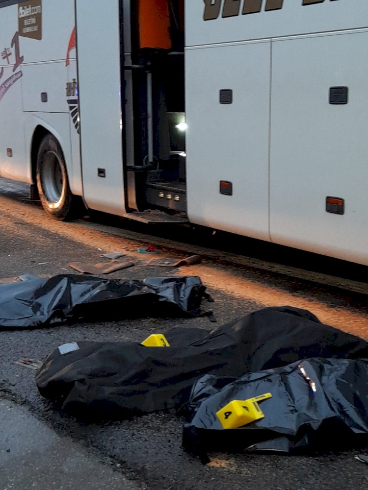 Birecik'te yolcu otobüsü kamyona çarptı: 3 ölü, 41 yaralı