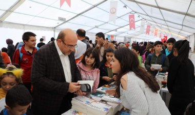 Nizip Kitap Fuarı 25 bin ziyaretçisiyle sona erdi