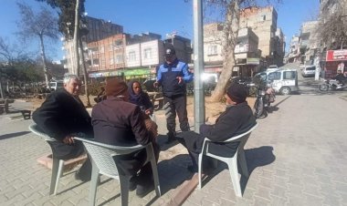 "Depremde hasar gören binalara eşya çıkarmak için girmeyin" uyarısı