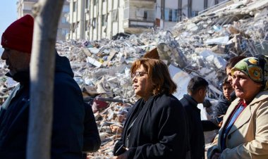 Gaziantep’te depremzede öğrencilere maddi destek