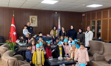 Minik öğrencilerden Polis Haftası ziyareti