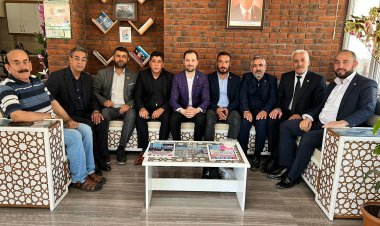 Yeniden Refah Partisi’nden Emekliler Lokaline ziyaret