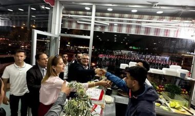 MHP esnaf ve vatandaşlarla buluşuyor 