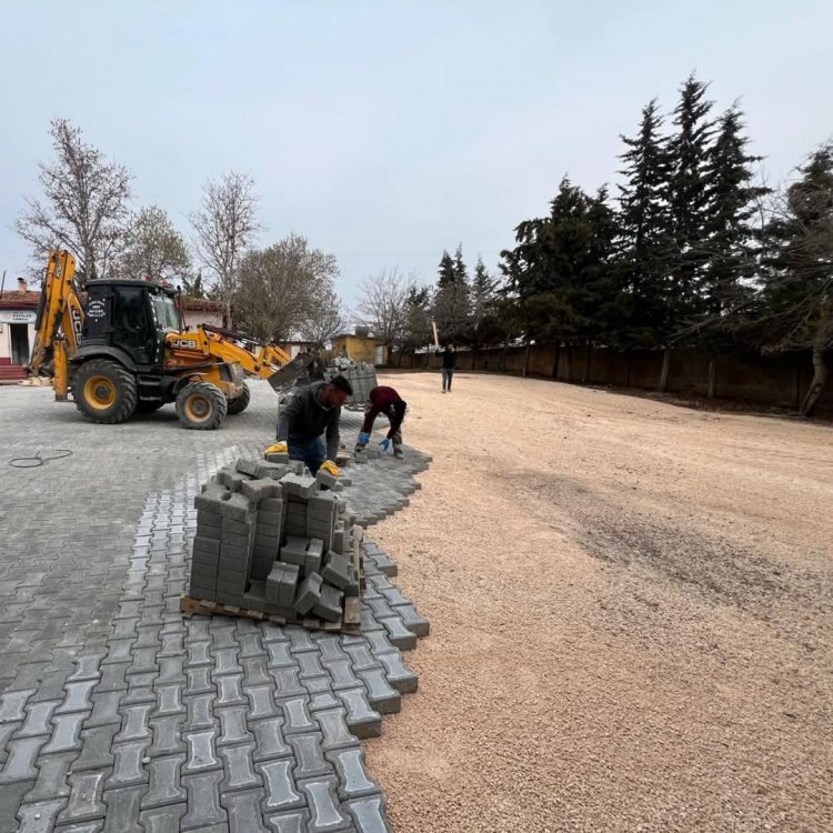 Nizip Belediyesi'nden Eğitime Destek: Kayalar Mahallesi'nde Okul Bahçesi Yenilendi