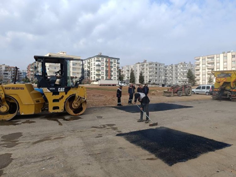 Nizip'te Yağış Sonrası Tahrip Olan Yollar Onarılıyor