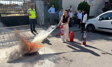 NİZİP TİCARET ODASI PERSONELİNE YANGIN SÖNDÜRME TATBİKATI GERÇEKLEŞTİRİLDİ