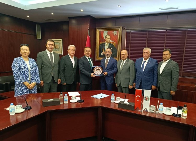 NTO BAŞKANI MEHMET ÖZYURT, ÖZBEKİSTAN BÜYÜKELÇİSİ İLE GAZİANTEP’TE DÜZENLENEN BAŞKANLAR TOPLANTISINA KATILDI
