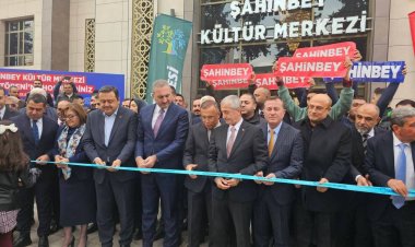 Şahinbey Belediyesi’nin Nizip’e kazandırdığı Kültür Merkezi’nin açılışı yapıldı