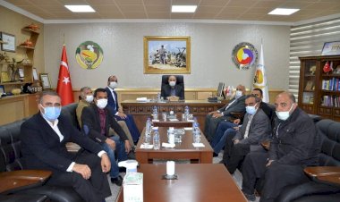 NİZİP MUHTARLAR DERNEĞİ ÜYELERİ BAŞKAN İBRAHİM SARI’YI ZİYARET ETTİ