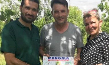 Hayırsever vatandaşlardan okula malzeme desteği