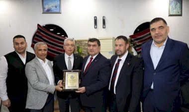 Nizip OSB Yönetim Kurulundan Kaymakam Şahin’e Teşekkür Plaketi