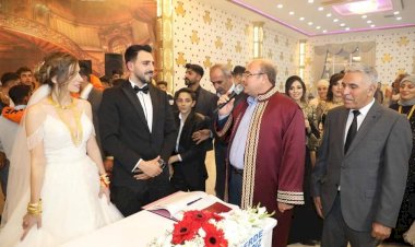 Çınaroğlu ve Töre Ailesinin Mutlu Günü