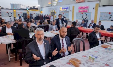 Yeniden Refah Partisi Partilileri ile İftarda Buluştu