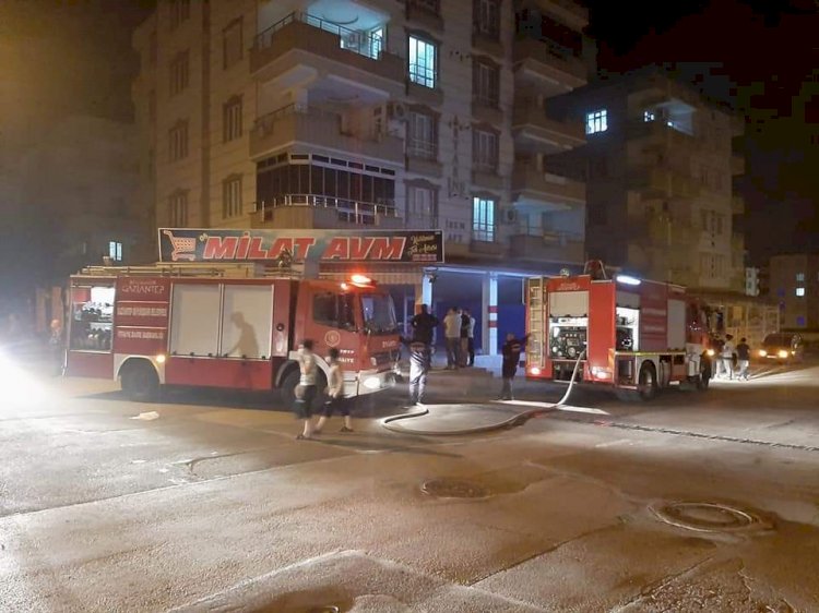 Nizip'te market yangını 
