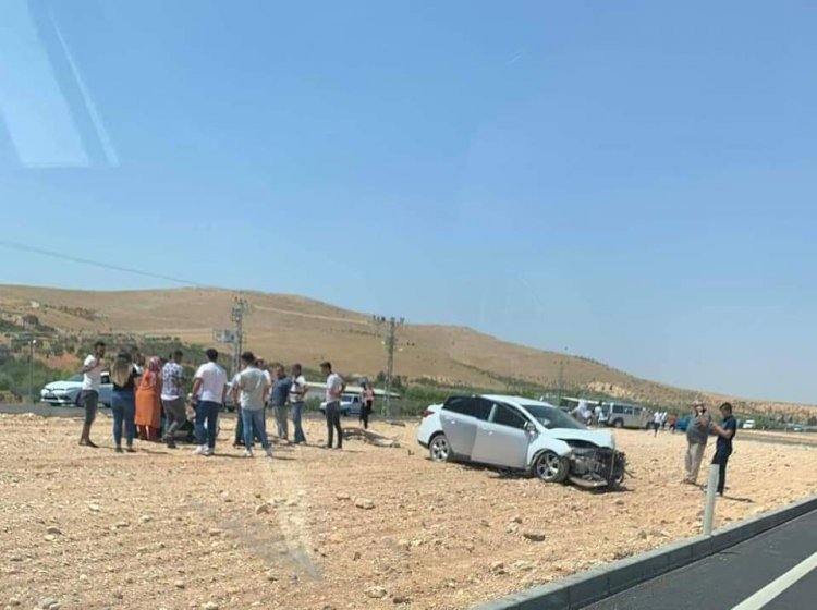 Nizip'te iki aracın karıştığı kazada 4 kişi yaralandı