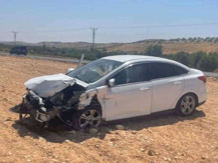 Nizip'te iki aracın karıştığı kazada 4 kişi yaralandı